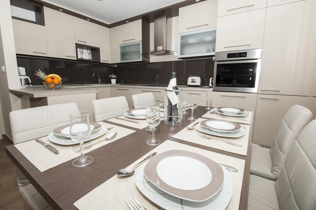 Lct Apartment Laura Омиш Экстерьер фото