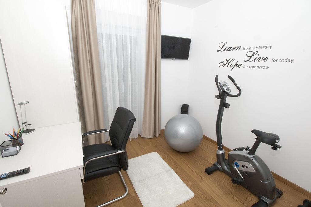 Lct Apartment Laura Омиш Экстерьер фото