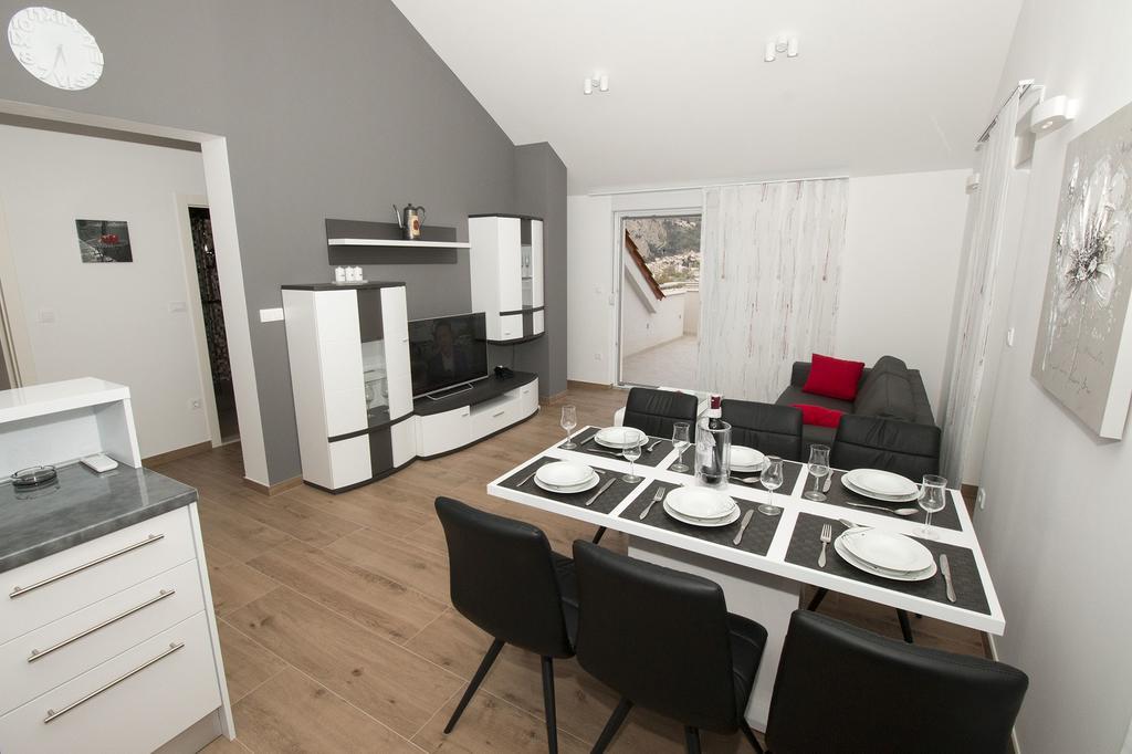 Lct Apartment Laura Омиш Экстерьер фото